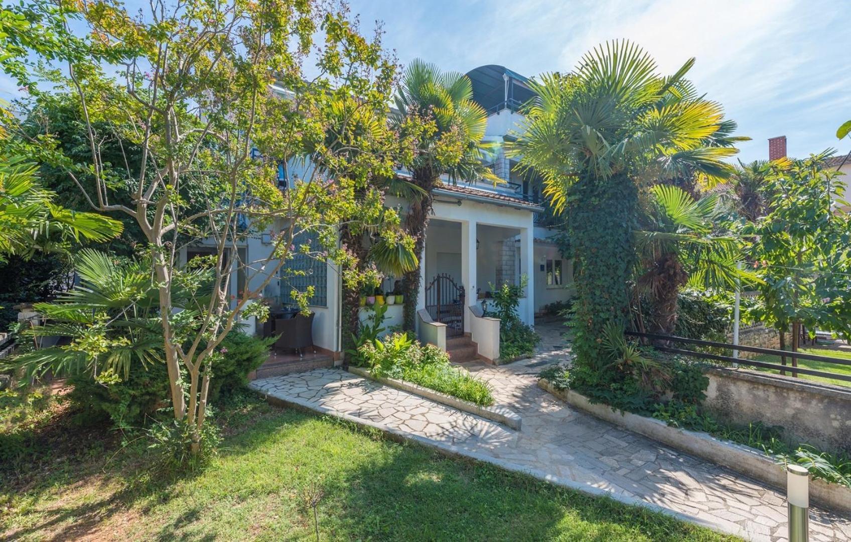 Jozefina Luxury, 100 M From The Apartment