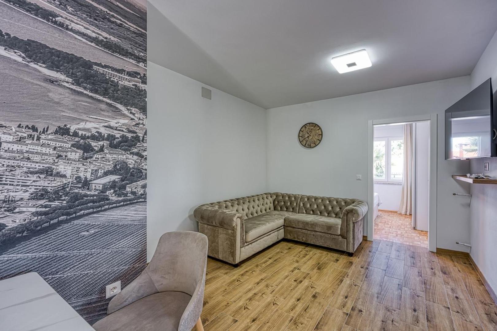 Jozefina Luxury, 100 M From The